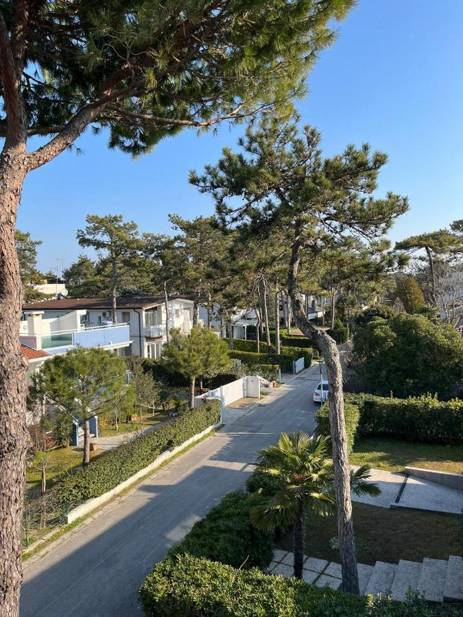 Villa Vittoria Lignano Sabbiadoro Exterior photo